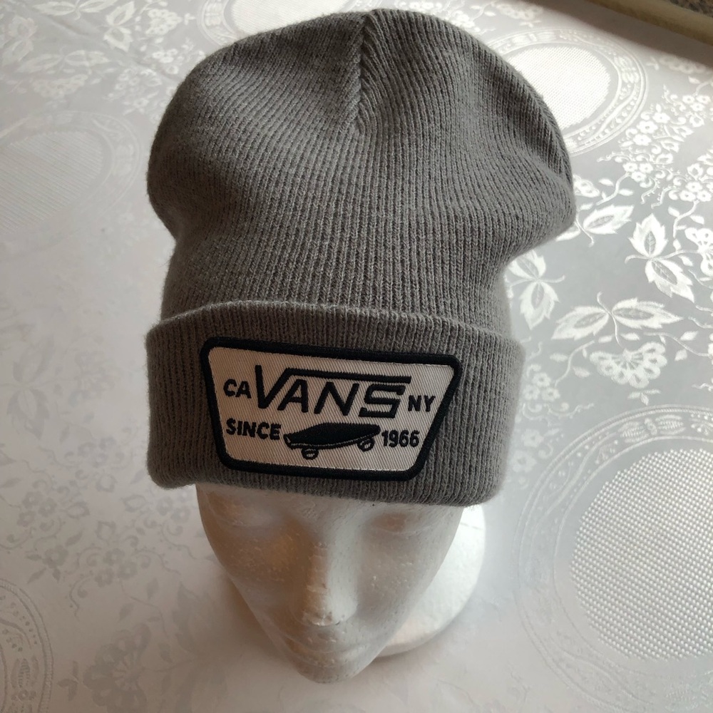Vans Off The Wall Gray Knitted Heather Cuff Milford Patch Beanie Hat Unisex OSFM
